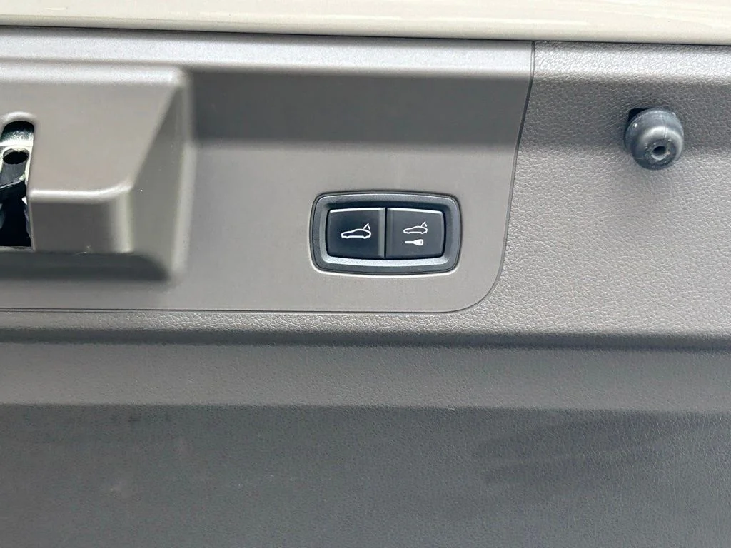 Used 2018 Black Porsche 4 image 35