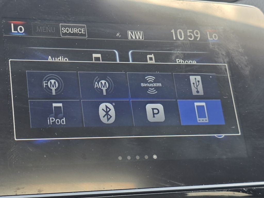 Used 2022 White Honda EX image 5