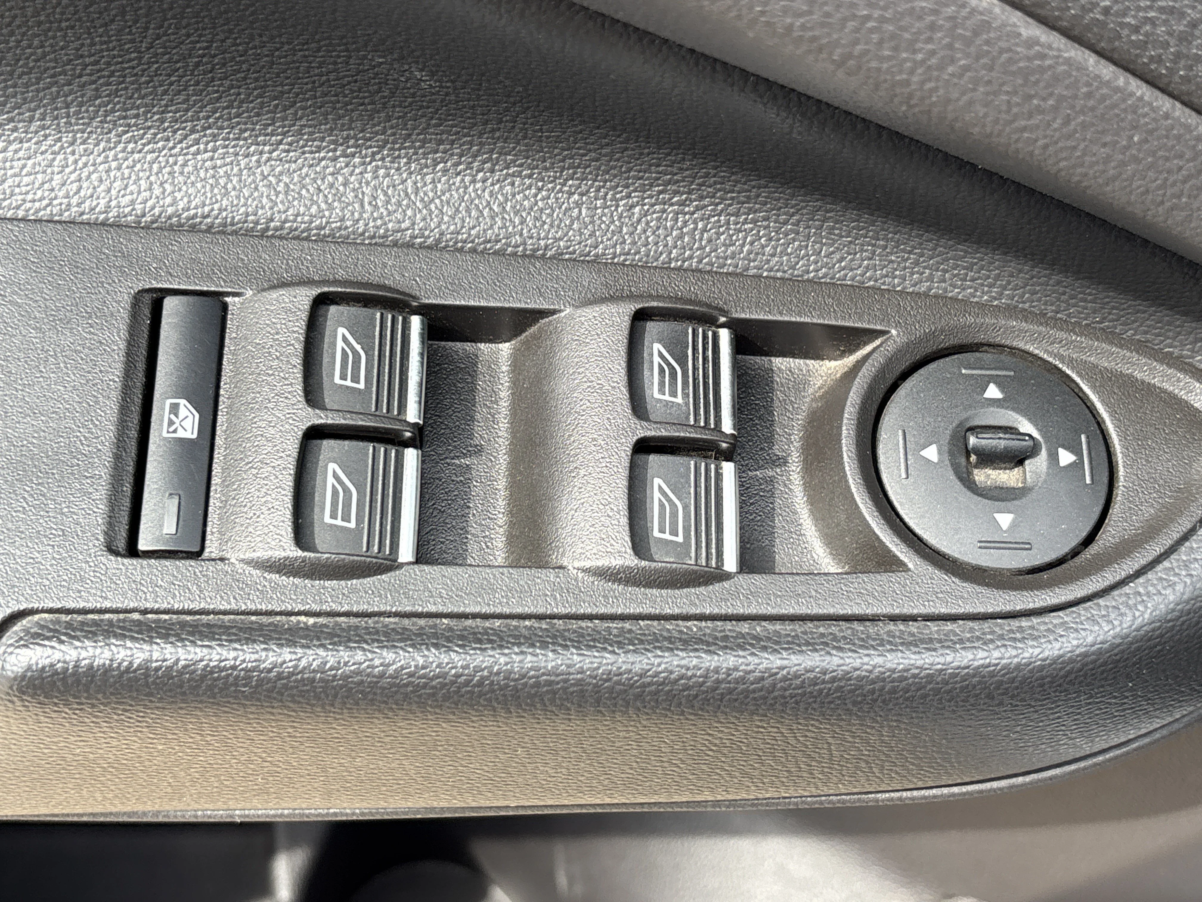 Used 2019 Ingot Silver Metallic Ford SEL image 21