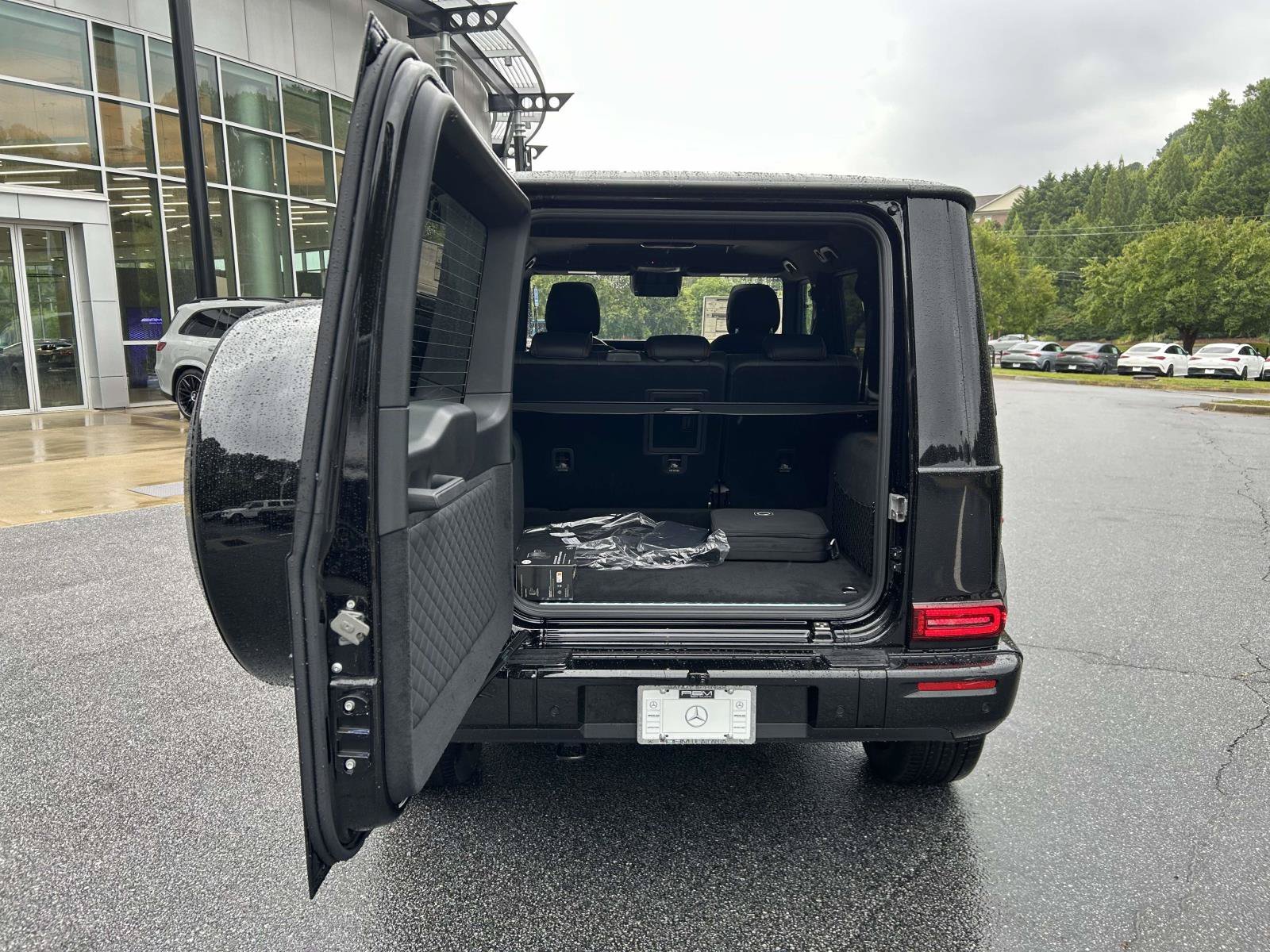 New 2027 Obsidian Black Metallic Mercedes-Benz G 580e SUV image 8