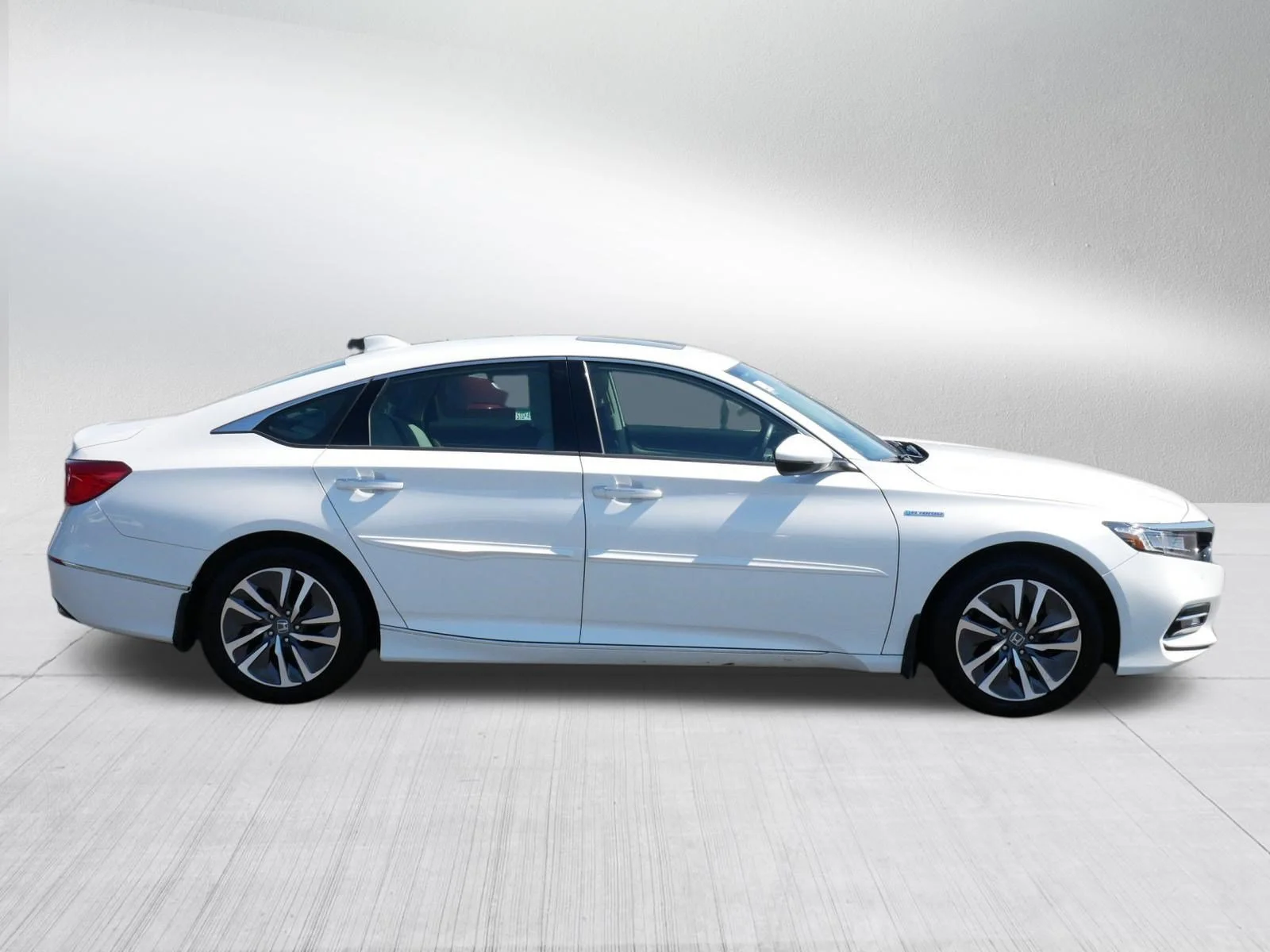 Used 2019 Platinum White Pearl Honda Touring image 8