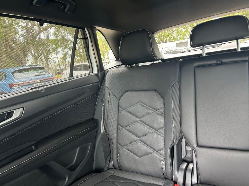 New 2026 White/off-white Volkswagen 2.0T SE w/Technology image 12