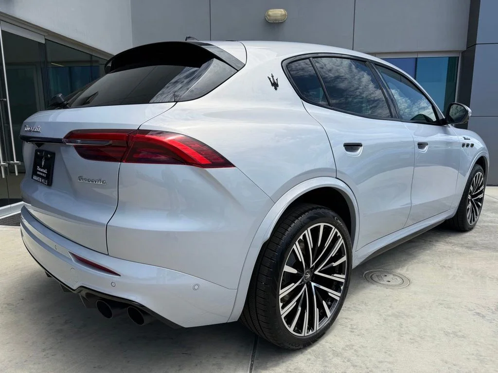 Used 2025 Bianco Astro Metallic Maserati Modena image 4