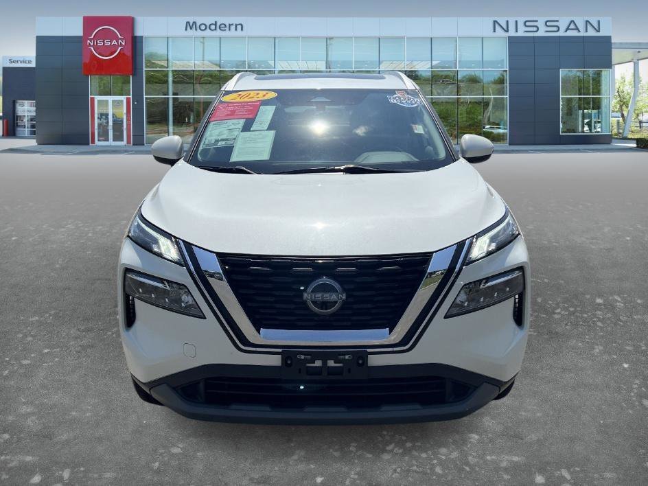 Used 2023 Pearl White Tricoat Nissan SV image 2