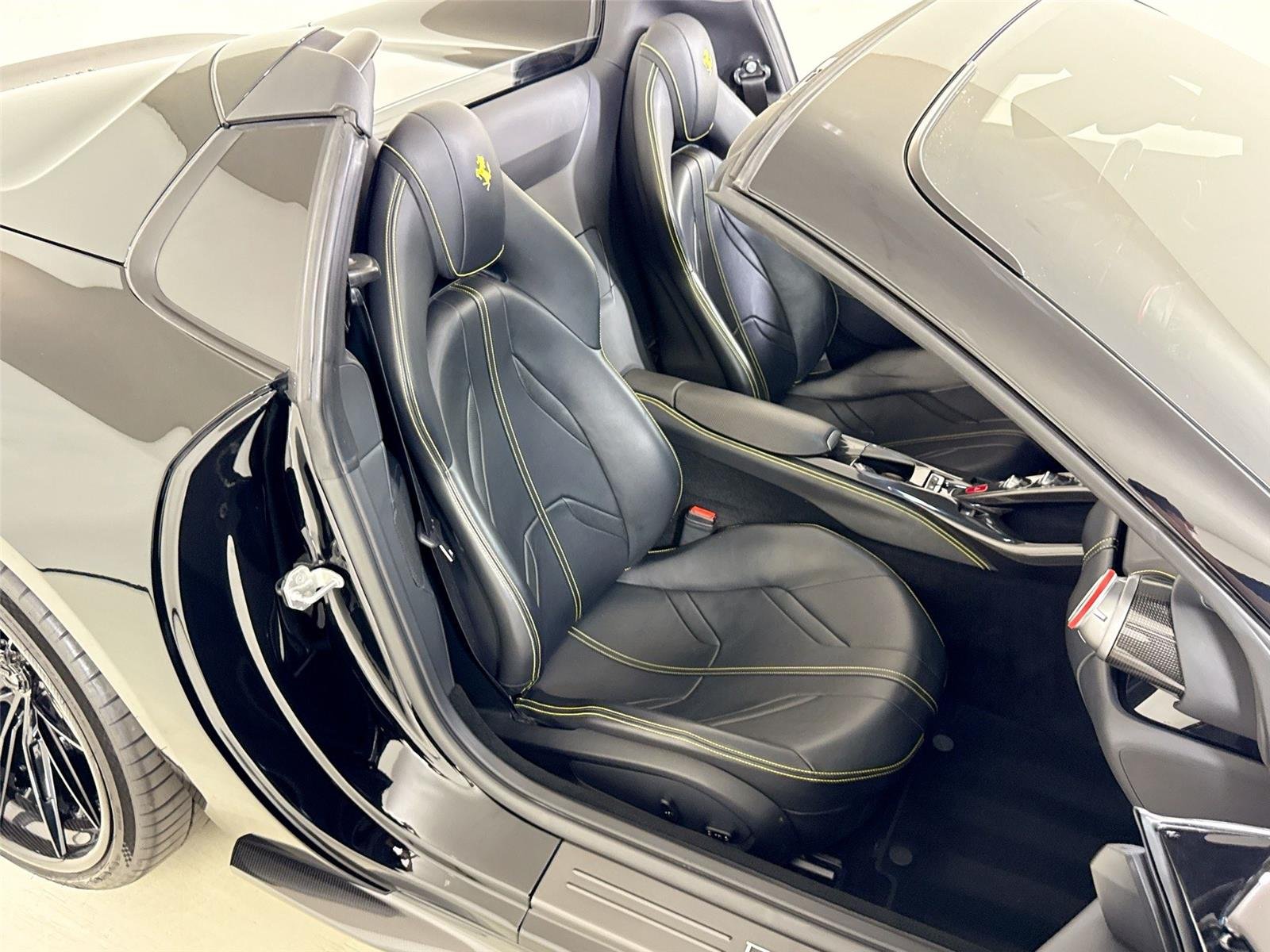 Used 2021 Nero Ferrari  image 27