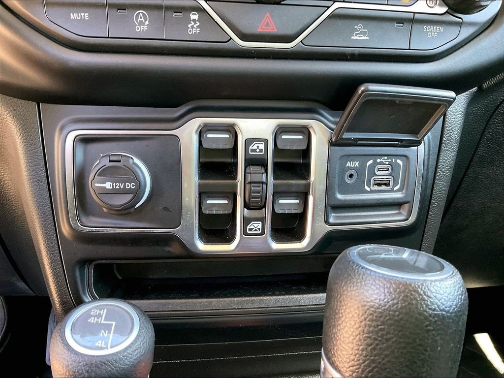Used 2023 Gray Jeep Sport S image 12