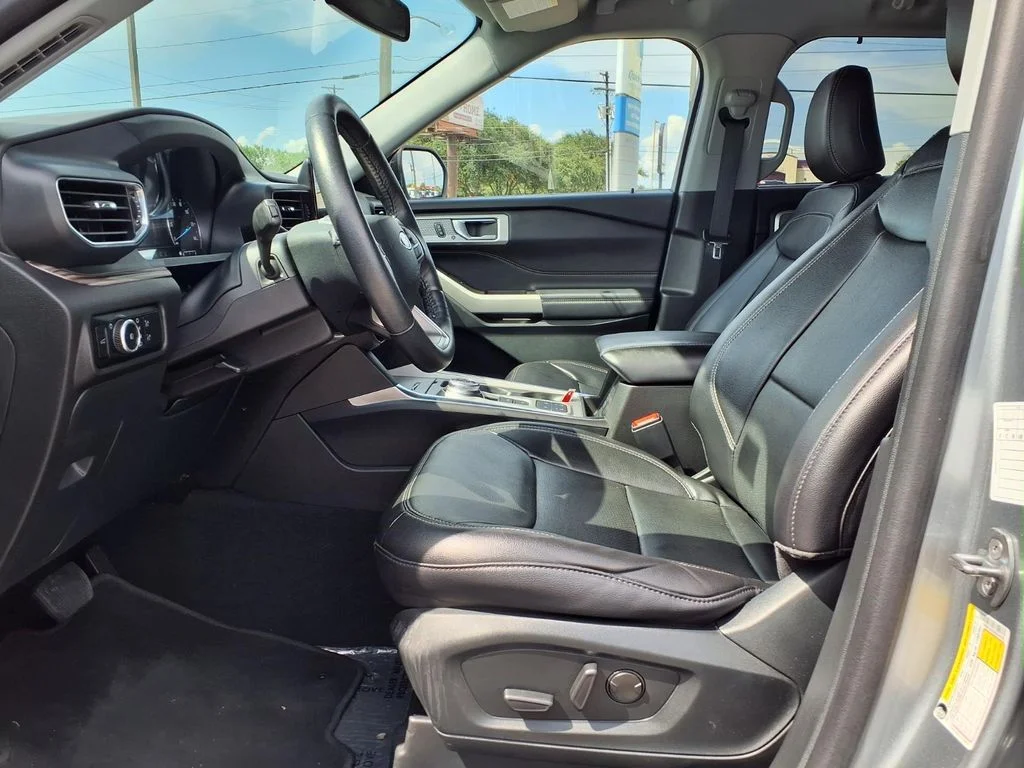 Used 2024 Silver Ford Limited image 4