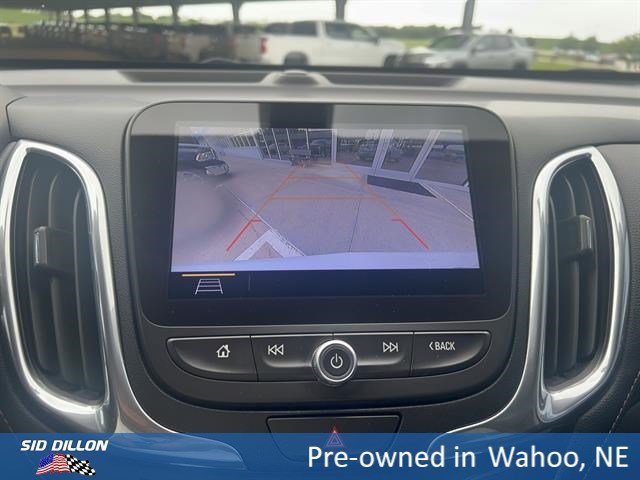 Used 2019 Iridescent Pearl Tricoat Chevrolet Premier image 15