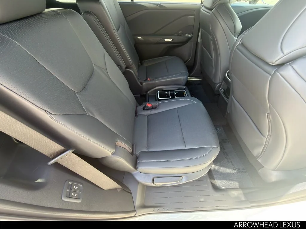 New 2026  Lexus 350 F SPORT Handling image 13