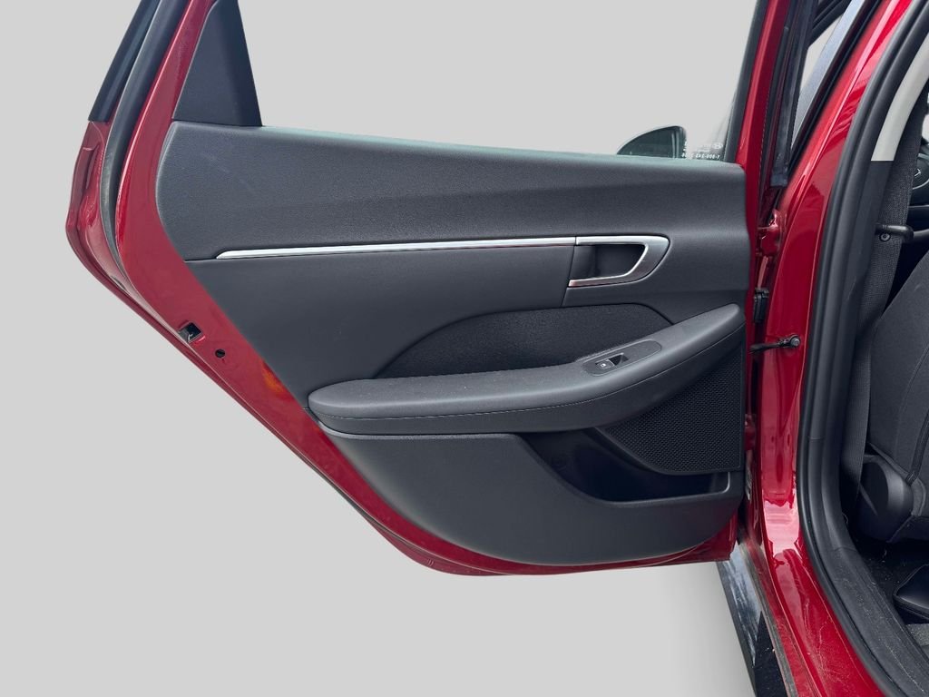 Used 2023 Red Hyundai SEL image 11