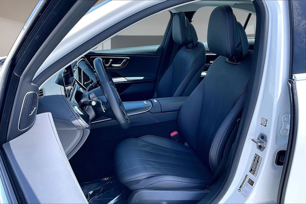 2025 Mercedes-Benz E-Class E350 - Photo 19