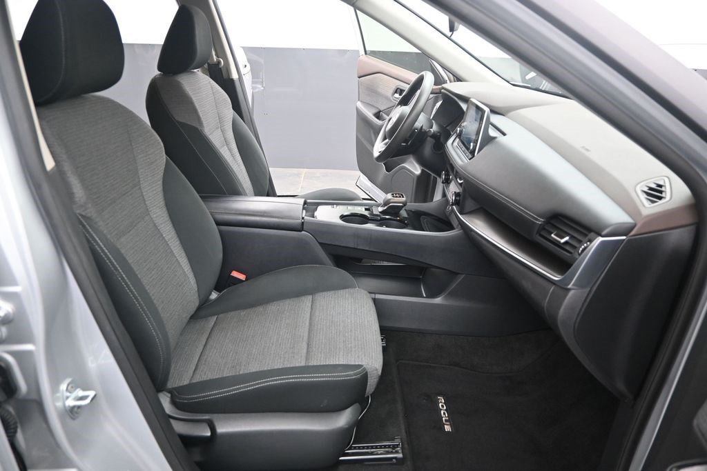 Used 2023 Brilliant Silver Metallic Nissan SV image 25