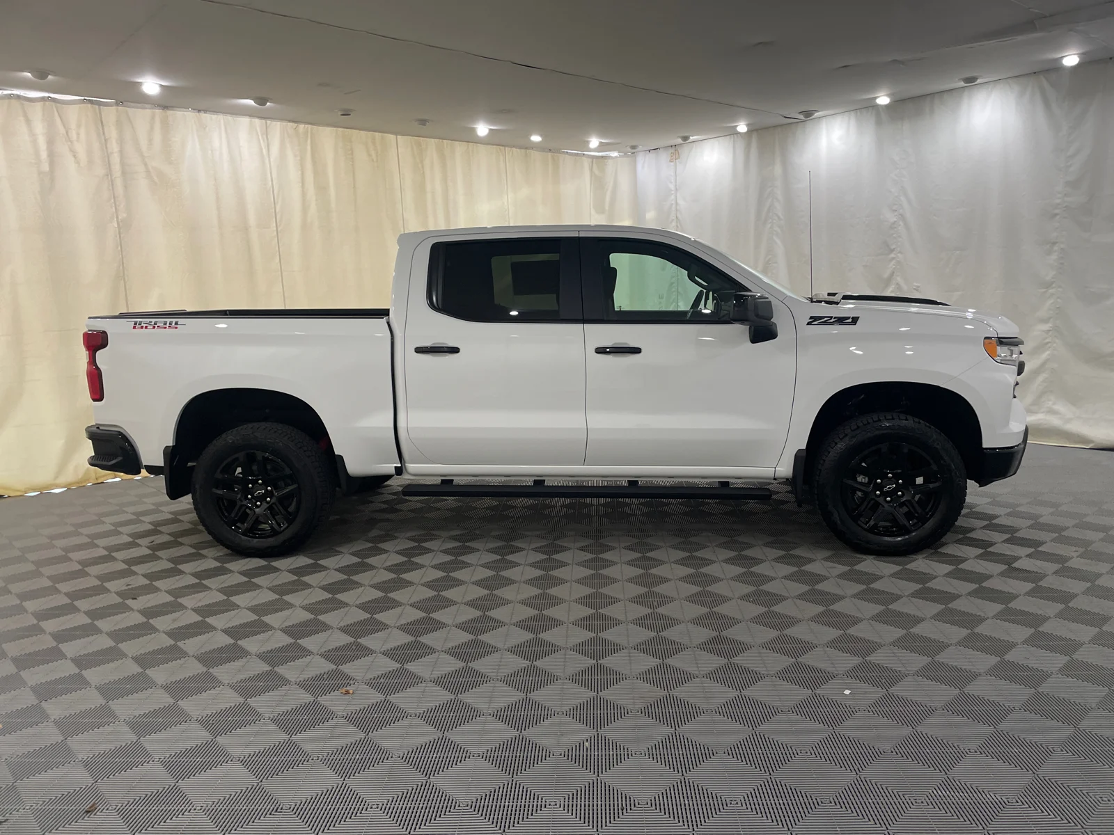 New 2026 Summit White Chevrolet LT Trail Boss image 4