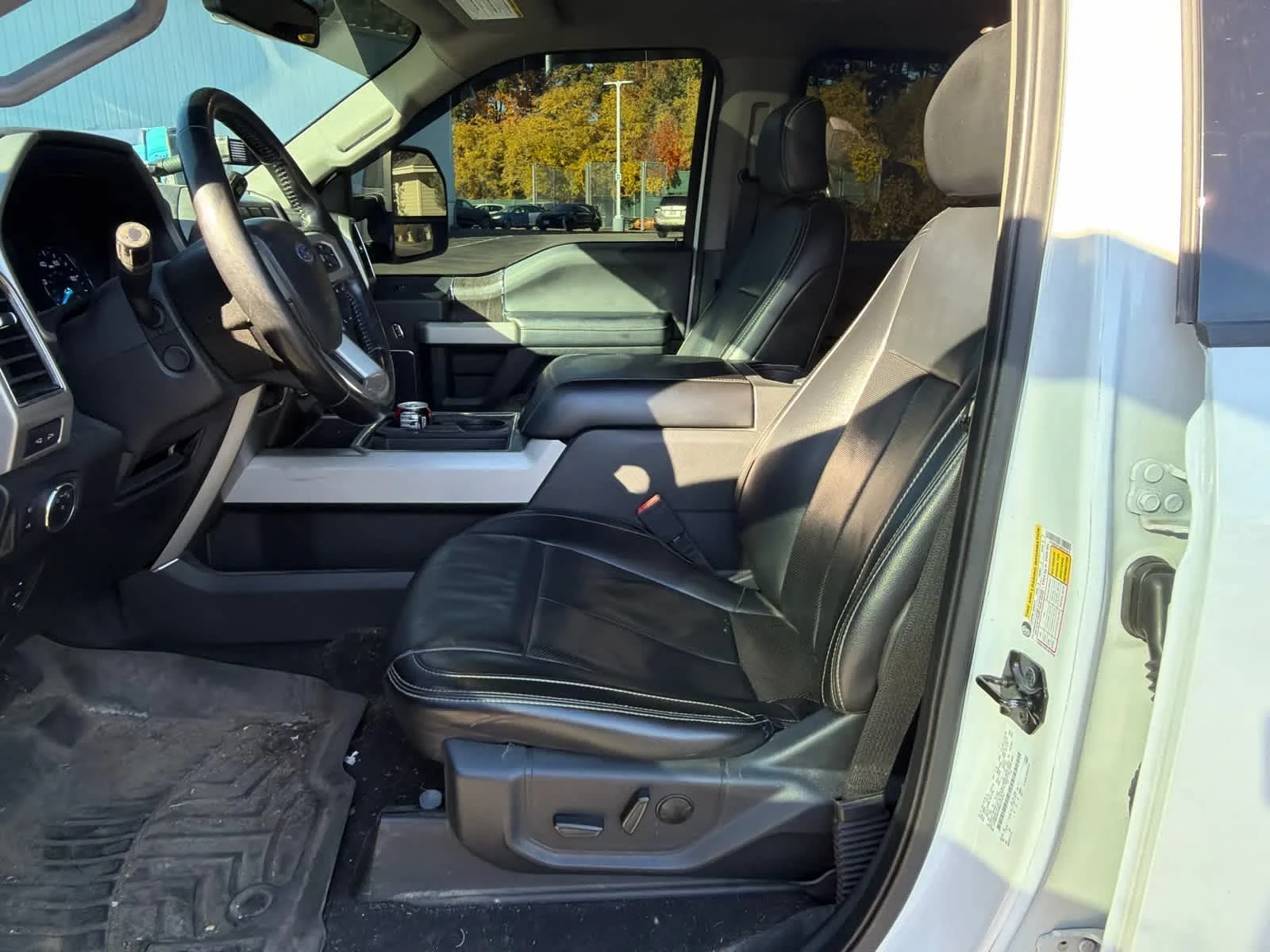 Used 2021 Star White Metallic Tri-Coat Ford LARIAT image 4
