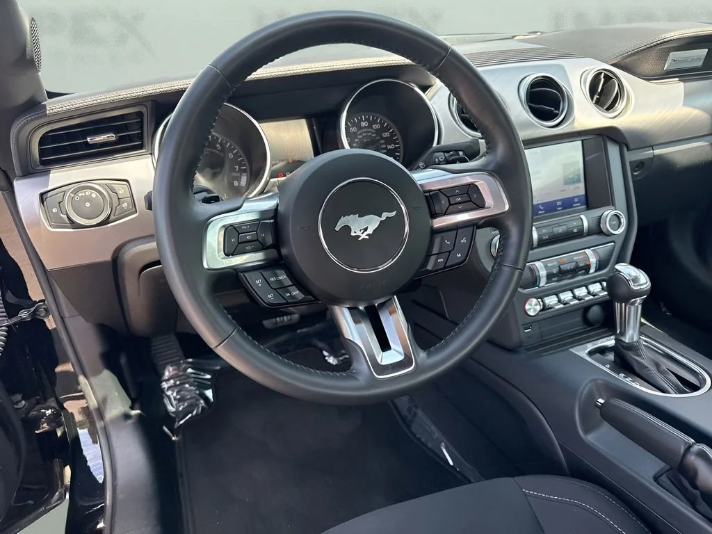Used 2022  Ford GT image 12