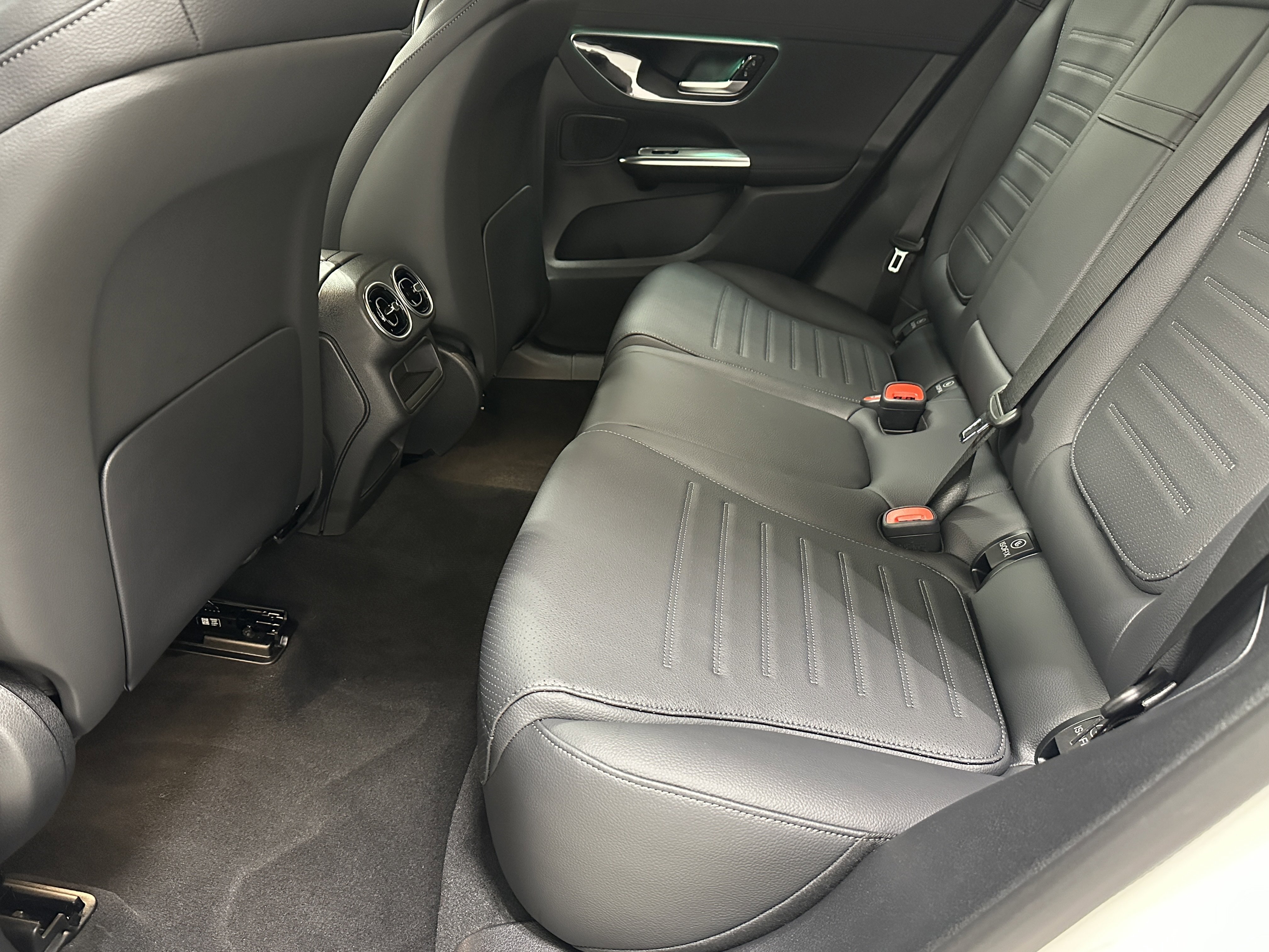 2025 Mercedes-Benz GLC Base - Photo 24