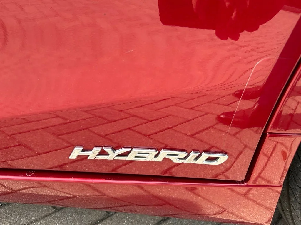 Used 2019 Red Lexus 300h image 13