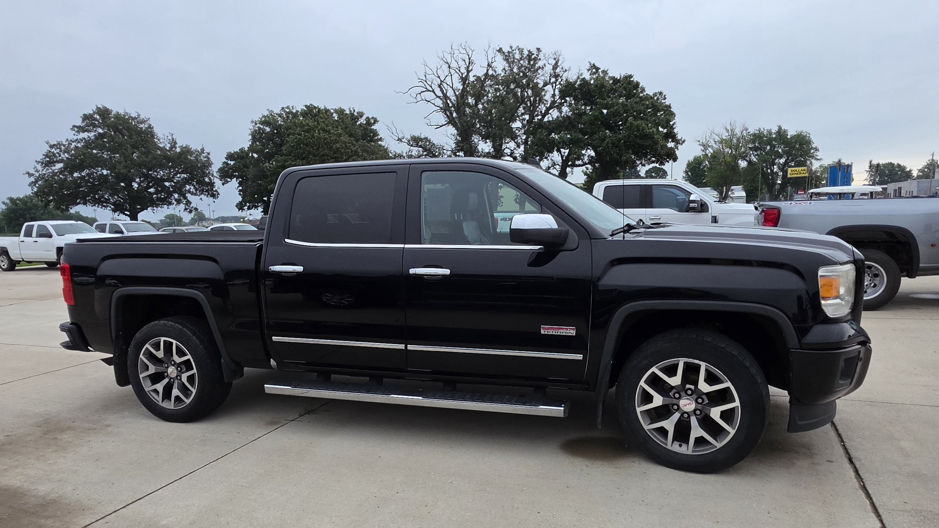 Used 2015 ONYX BLACK GMC SLT image 4
