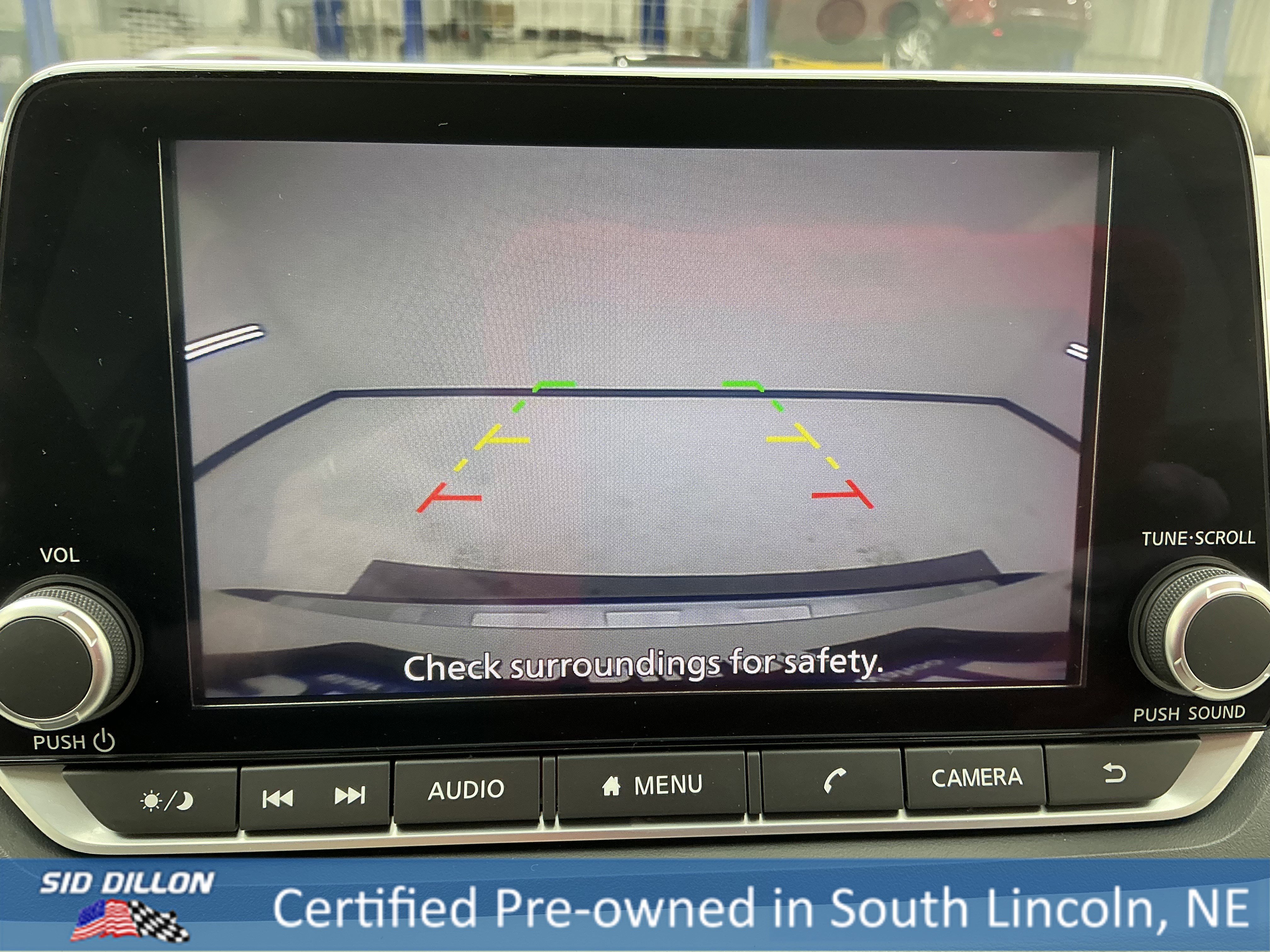 View vehicle photo 7