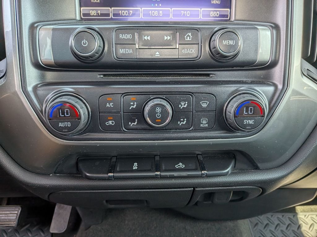 Used 2015 Silver Chevrolet LT image 21