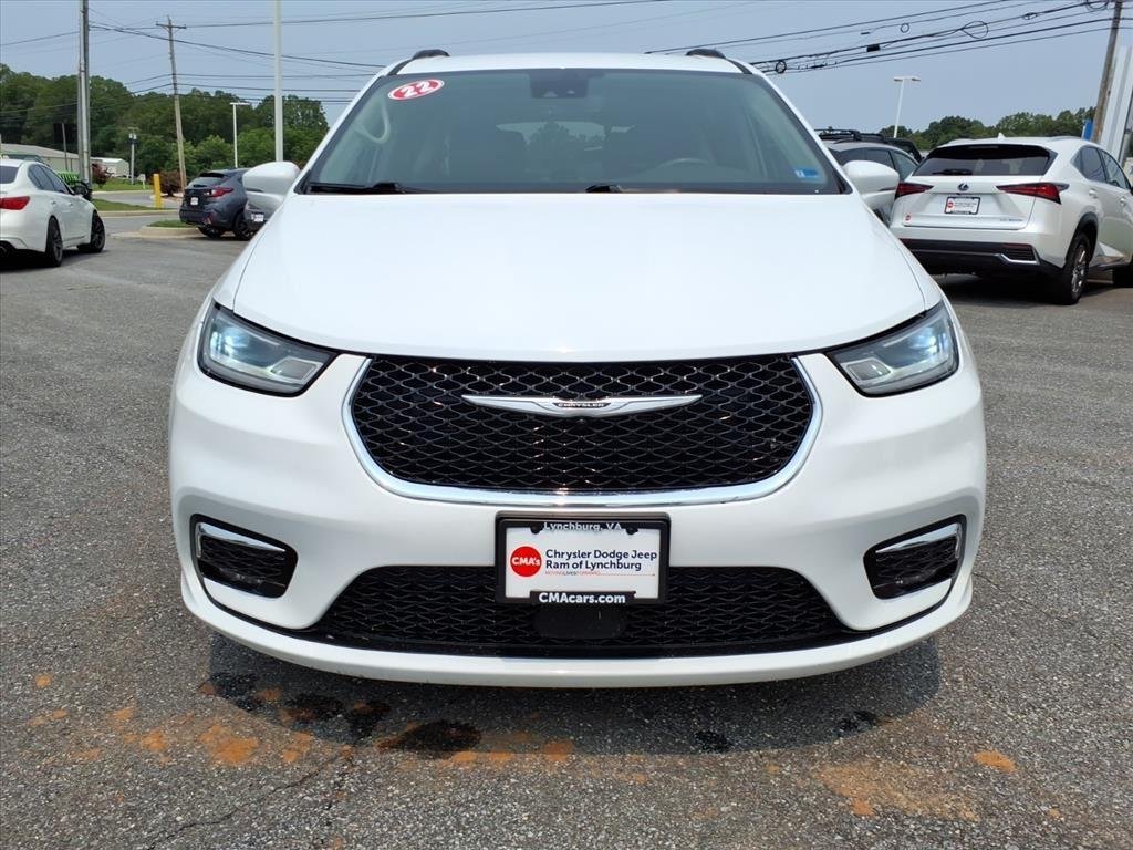 Used 2022 Bright White Clearcoat Chrysler Touring L image 9