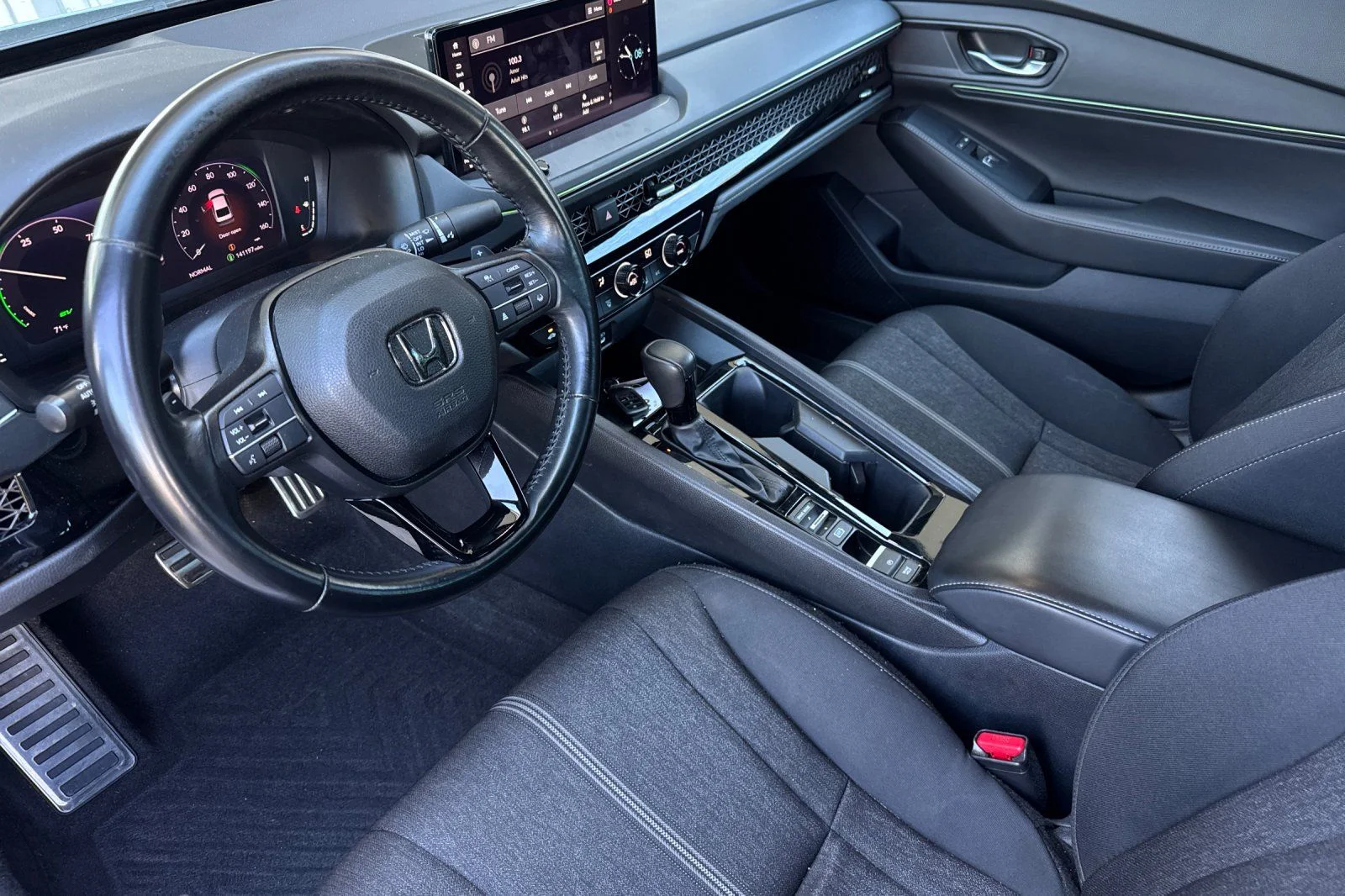 Used 2024  Honda Sport image 12