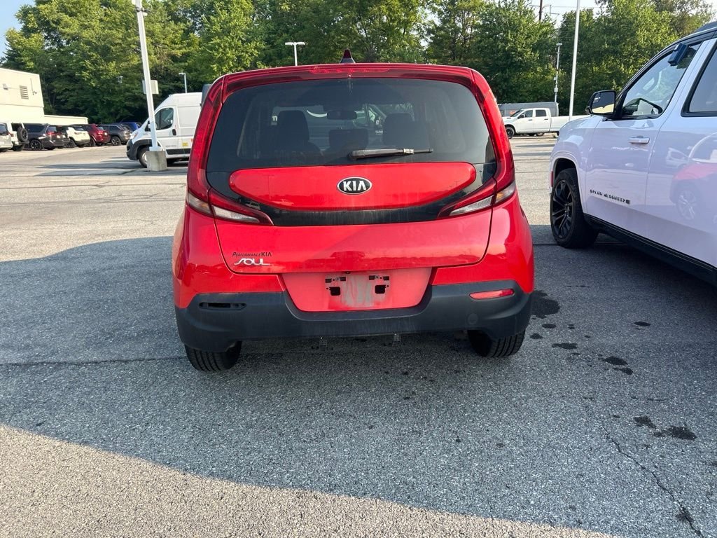 Used 2021 Red Kia LX image 5