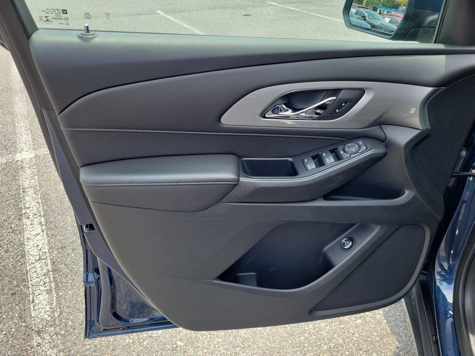 Used 2022 Northsky Blue Metallic Chevrolet LT Cloth image 17