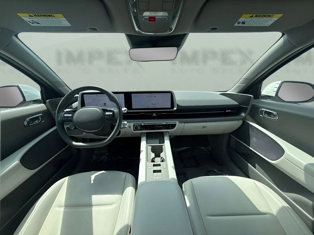 Used 2025 White Hyundai SEL image 12