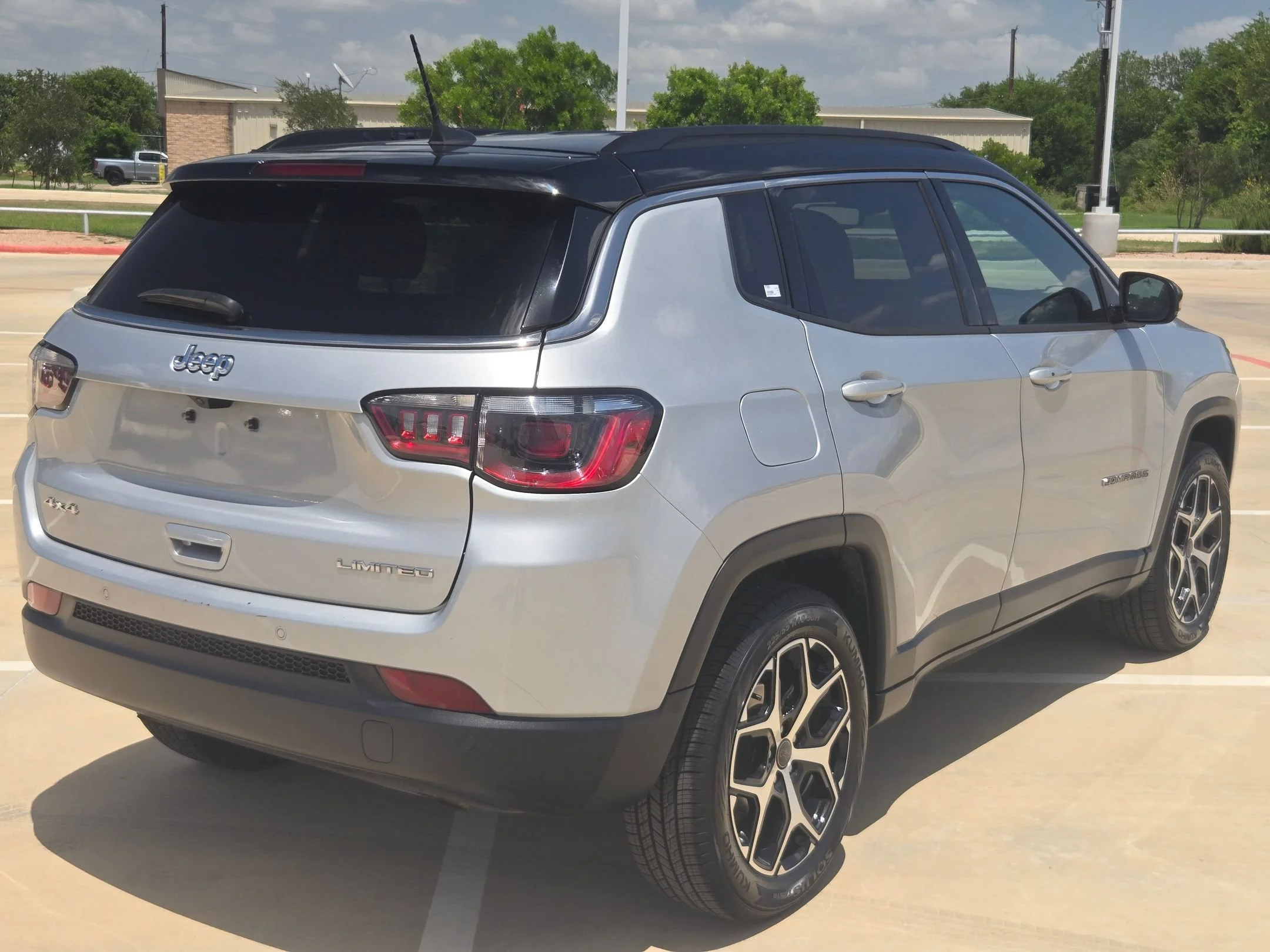 Used 2025 Silver Jeep Limited image 3
