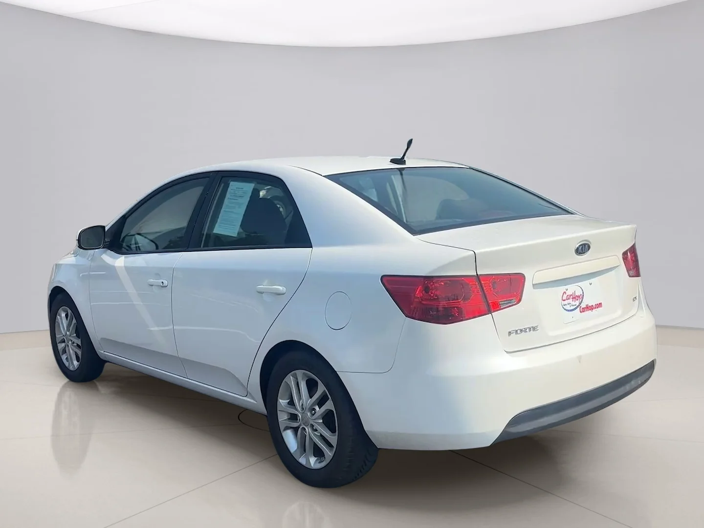 Used 2012 White Kia EX image 3