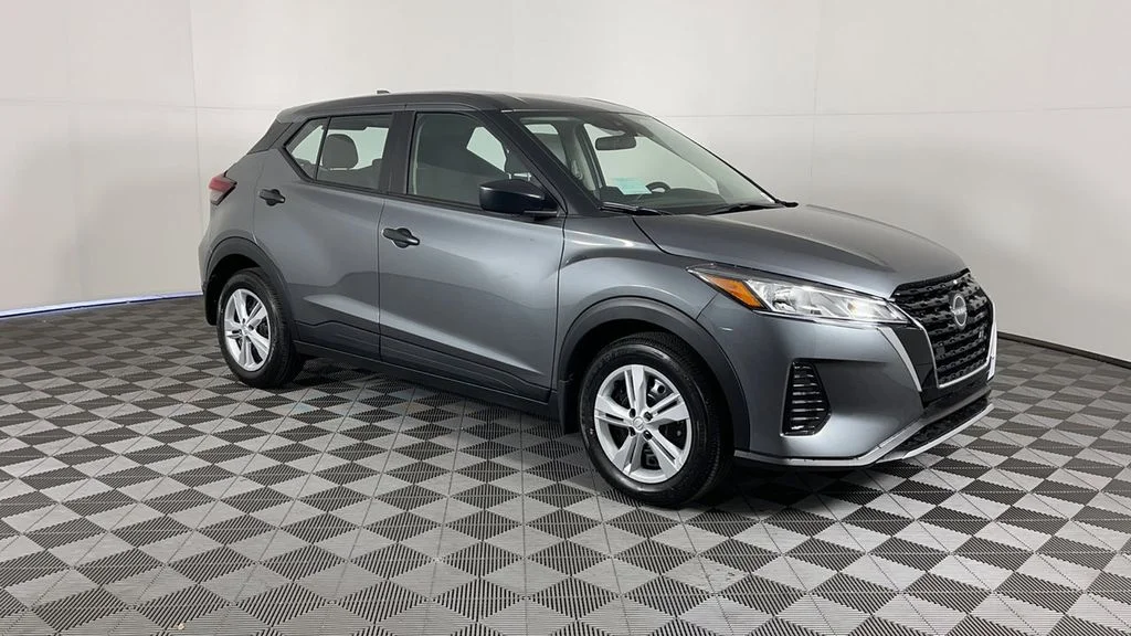 2025 Nissan KICKS PLAY Base - Photo 2