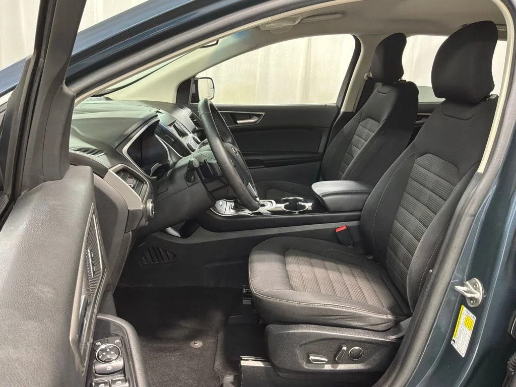 Used 2016 Blue Metallic Ford SEL image 19