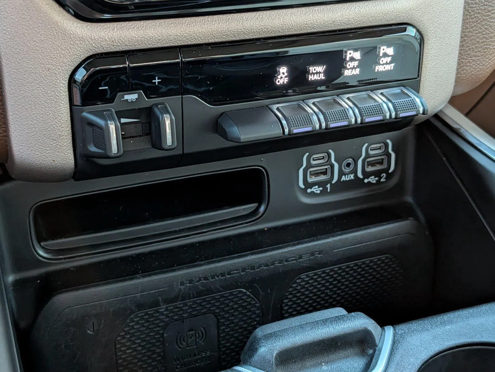 Used 2021 Diamond Black Crystal Pearlcoat Ram Laramie image 21