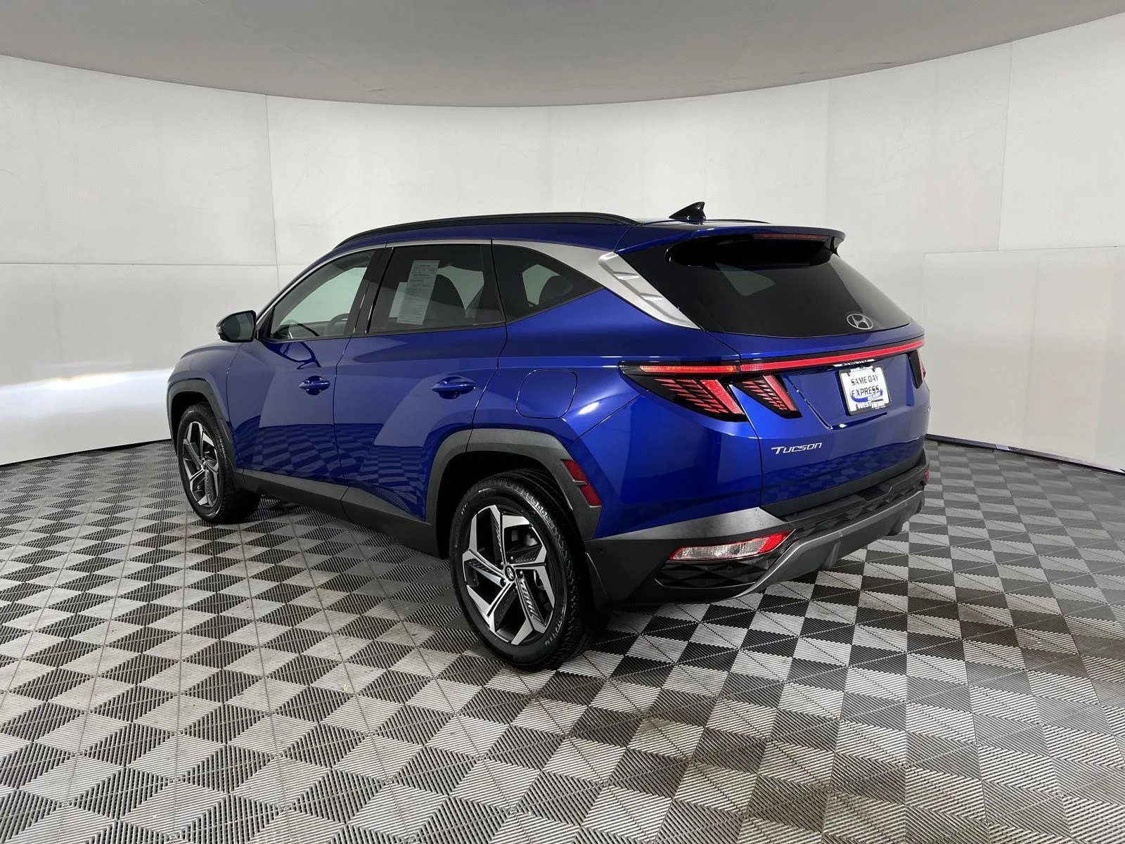 Used 2023 Intense Blue Hyundai Limited image 3