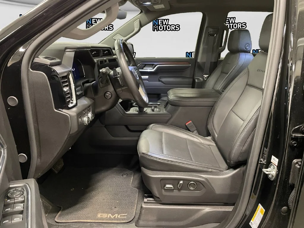 Used 2026 Onyx Black GMC Denali image 9