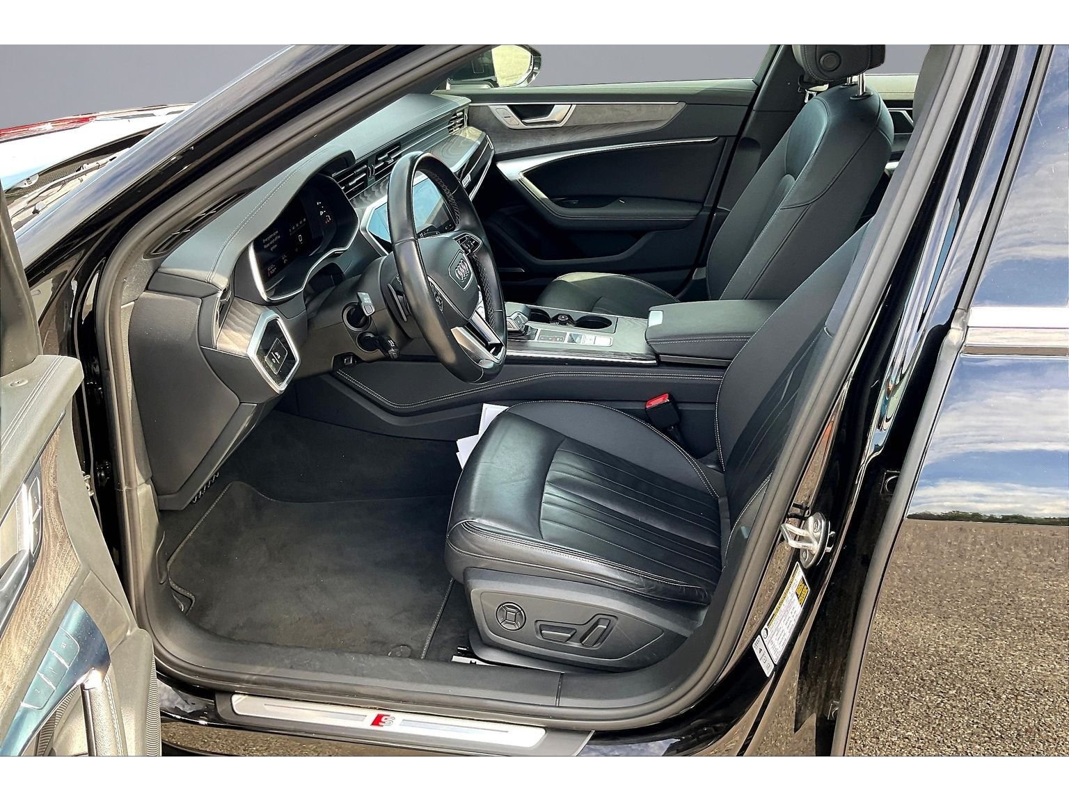 Used 2024  Audi Premium Plus image 11