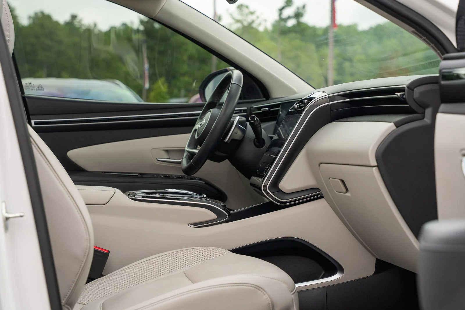 Used 2024 White Hyundai Limited image 12