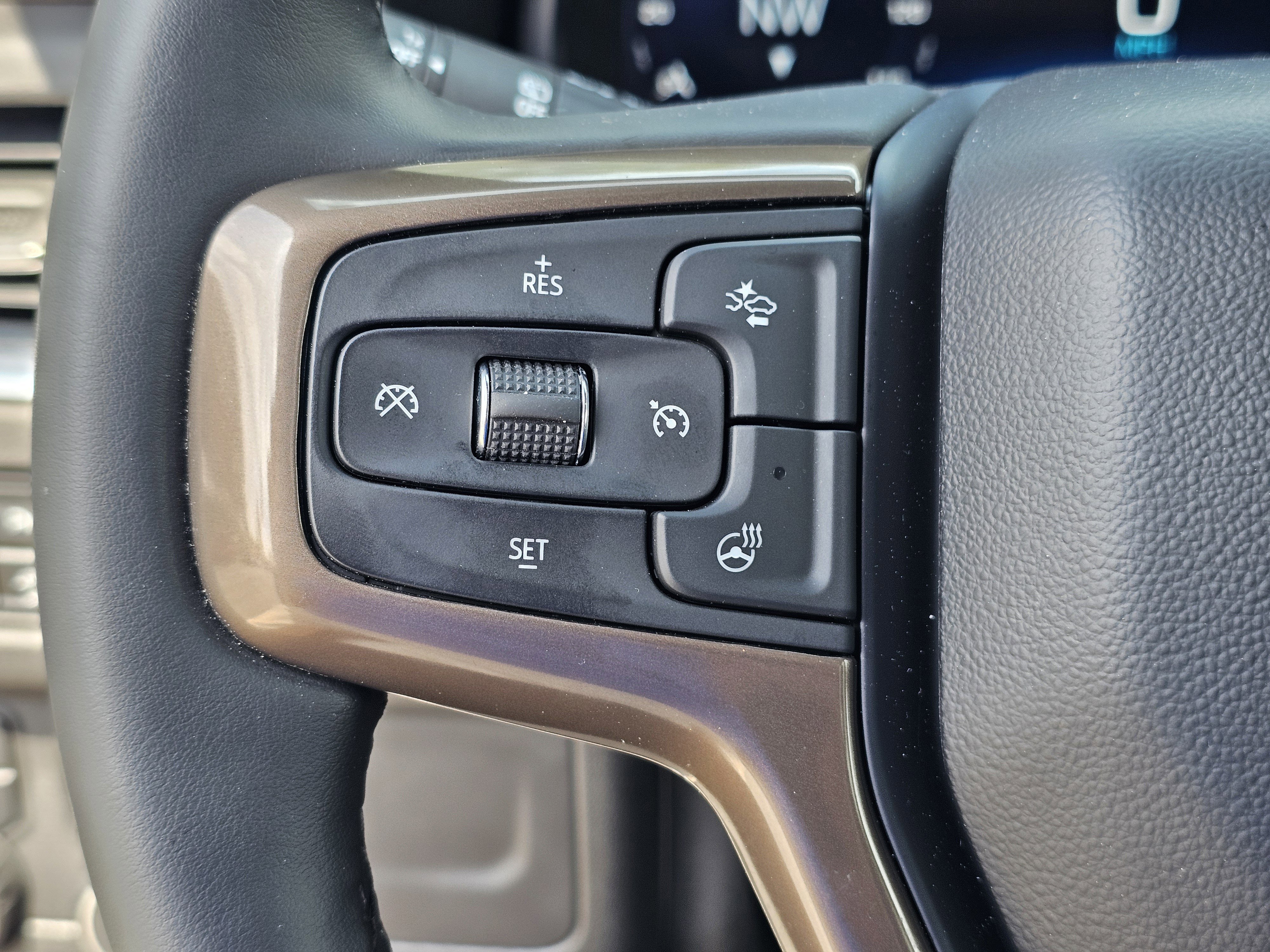 Used 2023 Iridescent Pearl Tricoat Chevrolet High Country image 25