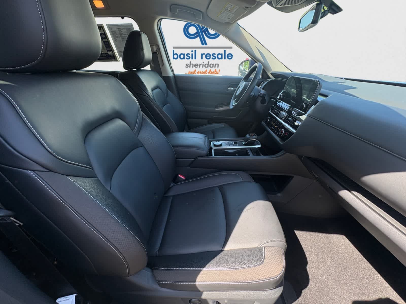 Used 2025 Deep Ocean Blue Pearl Nissan SL image 20