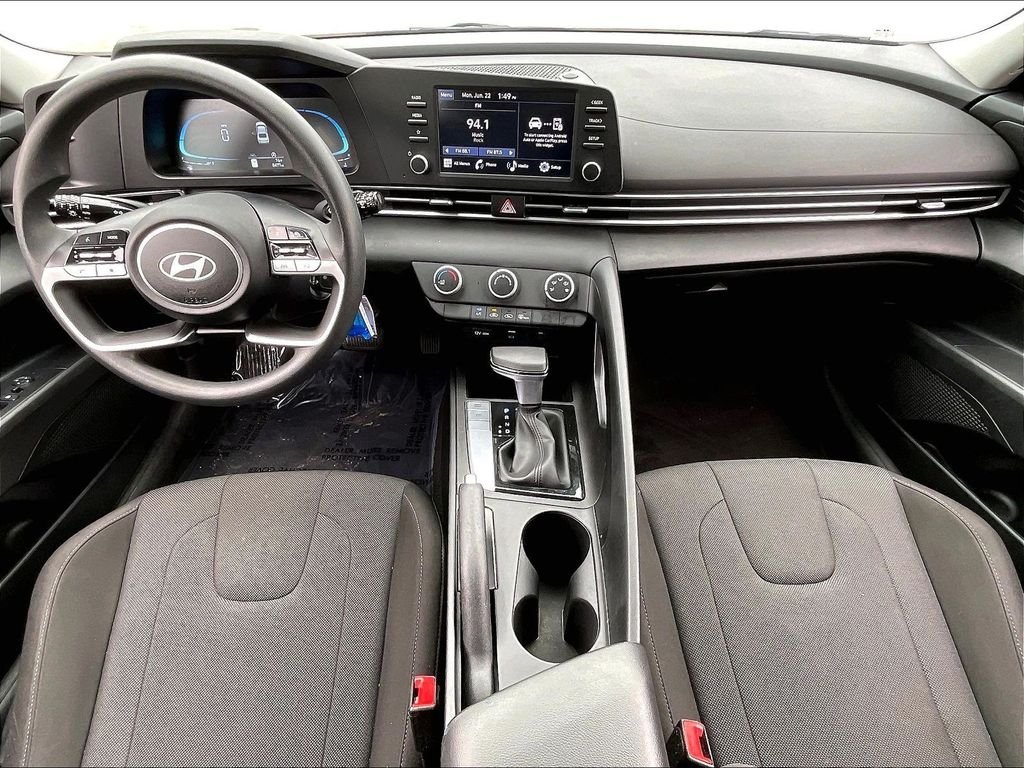 Used 2025 Abyss Black Hyundai SE image 20