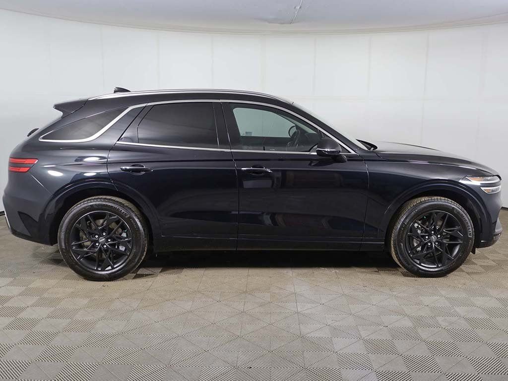 Used 2025 Black Genesis 2.5T image 14