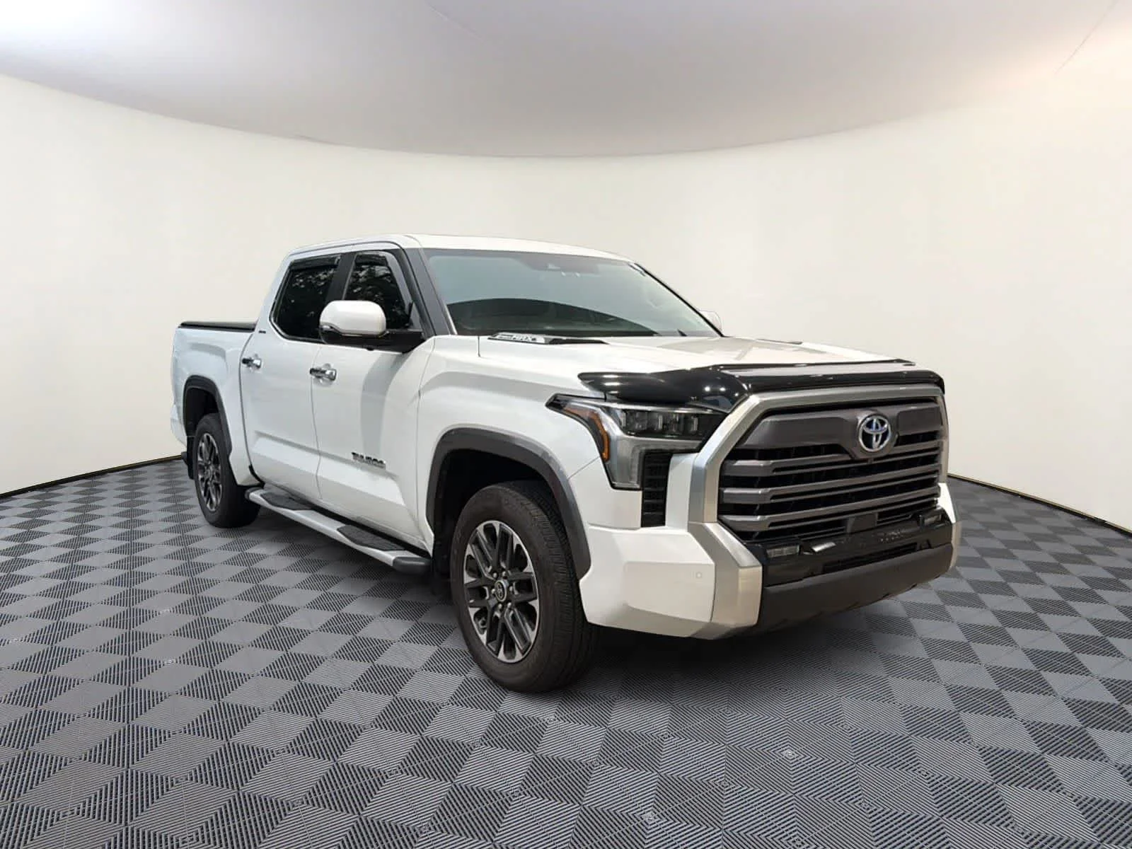 Used 2024 Wind Chill Pearl Toyota Limited Hybrid image 5