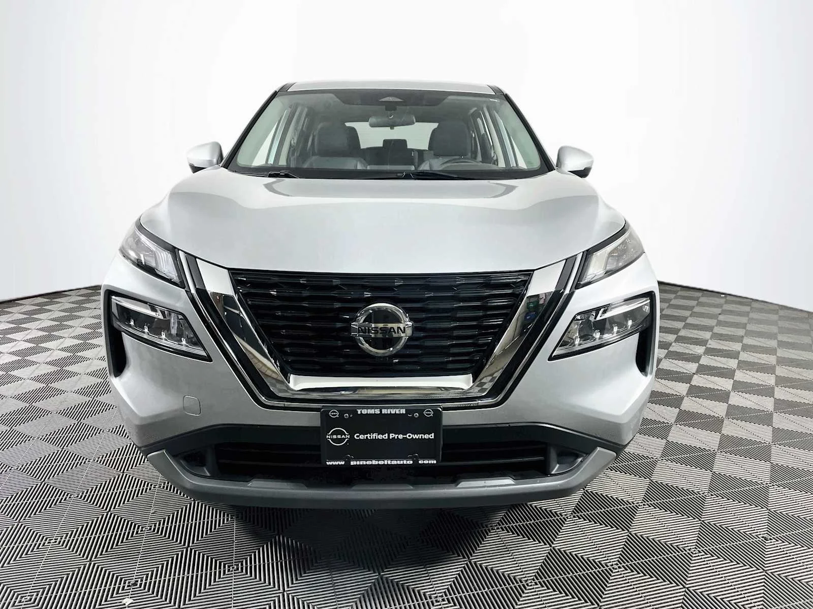 Certified Used 2021 Brilliant Silver Metallic Nissan SV image 2