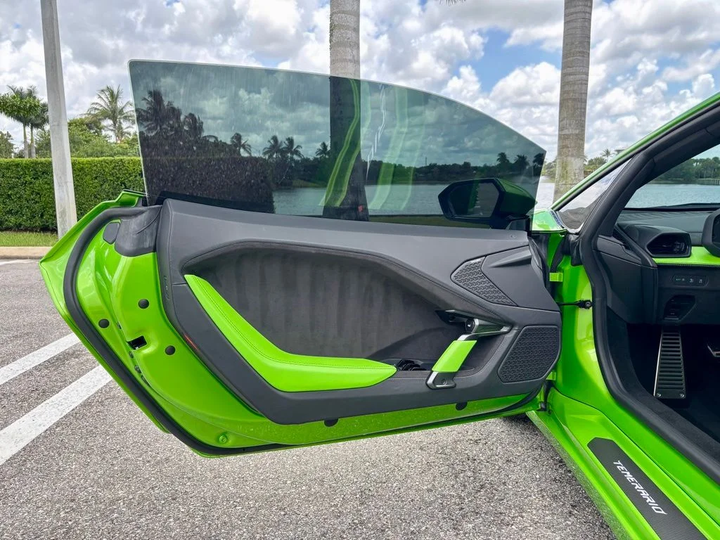 Used 2026 Verde Selvans Metallic Lamborghini  image 17