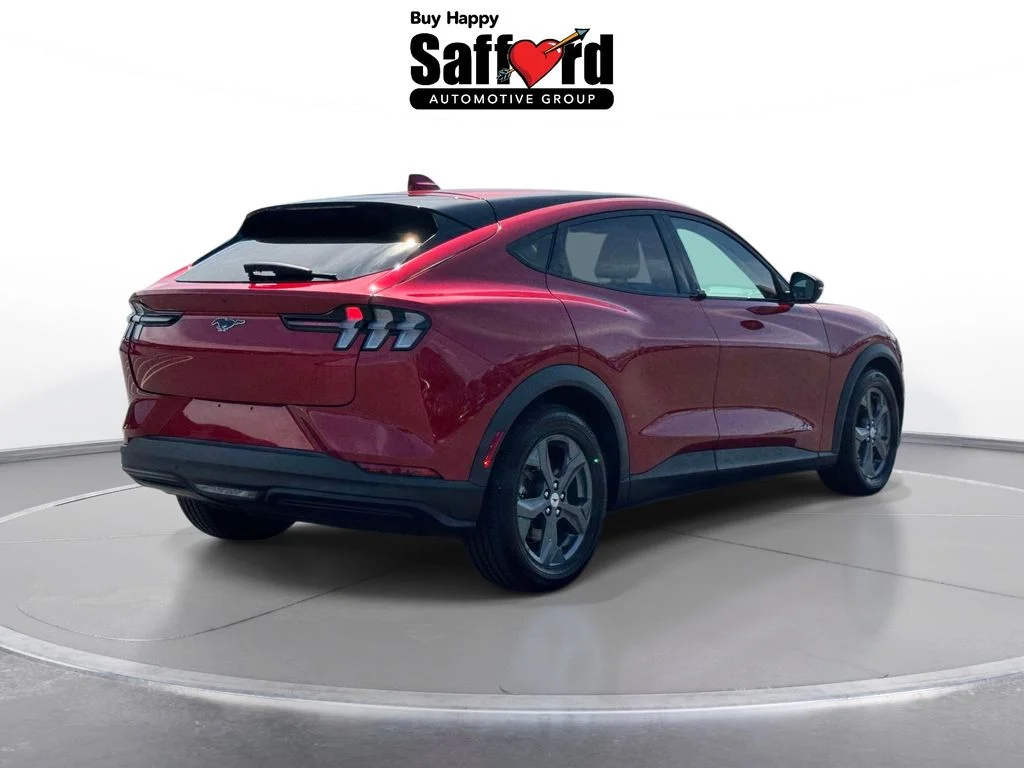 Used 2022 Red Ford Select image 9