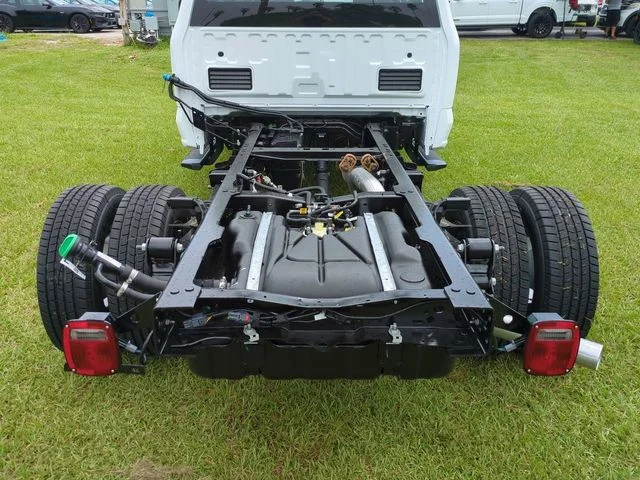2026 Ford F-350 Super Duty Chassis Cab XL - Photo 13