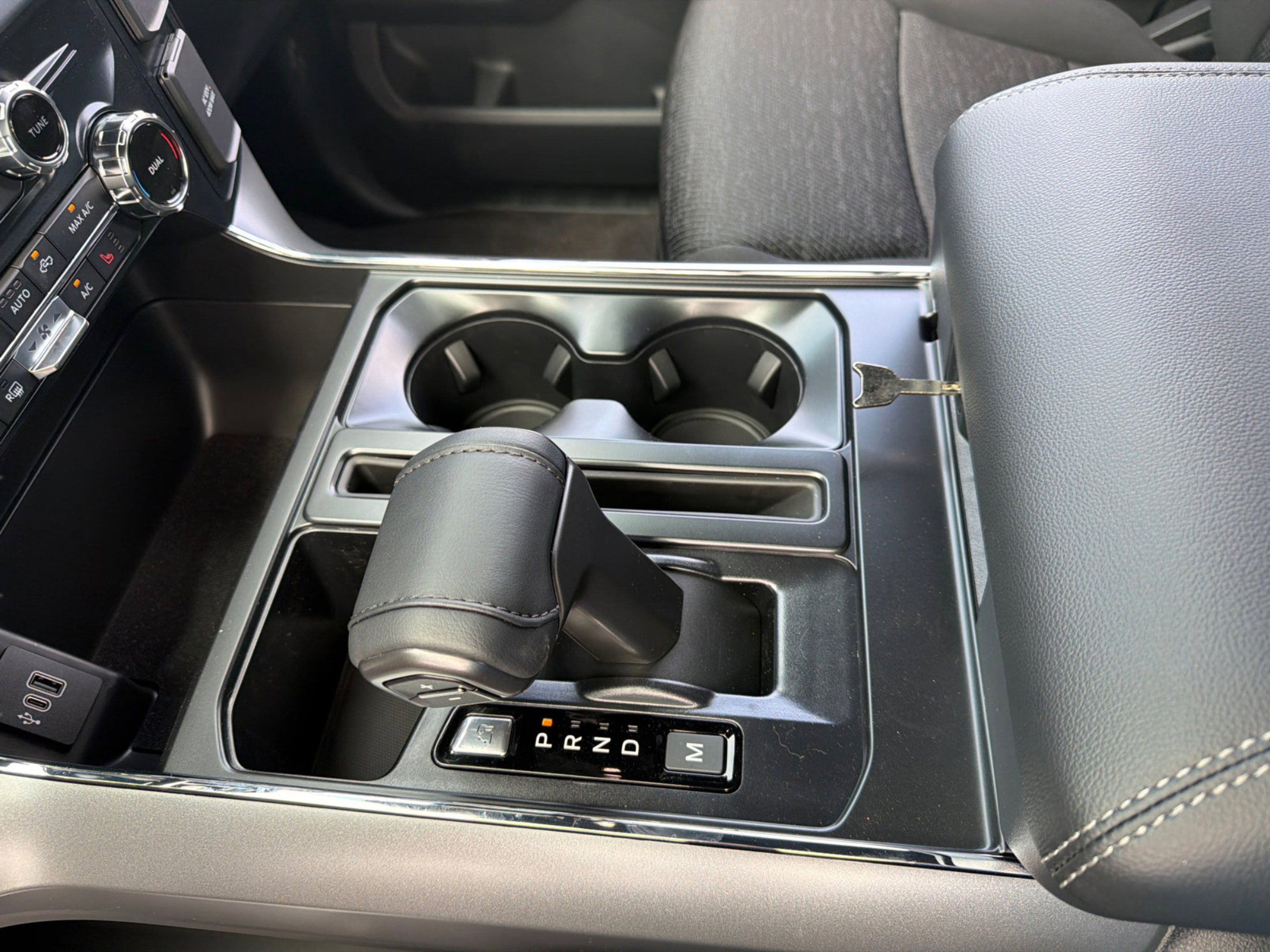 New 2026 Oxford White Ford XLT image 29