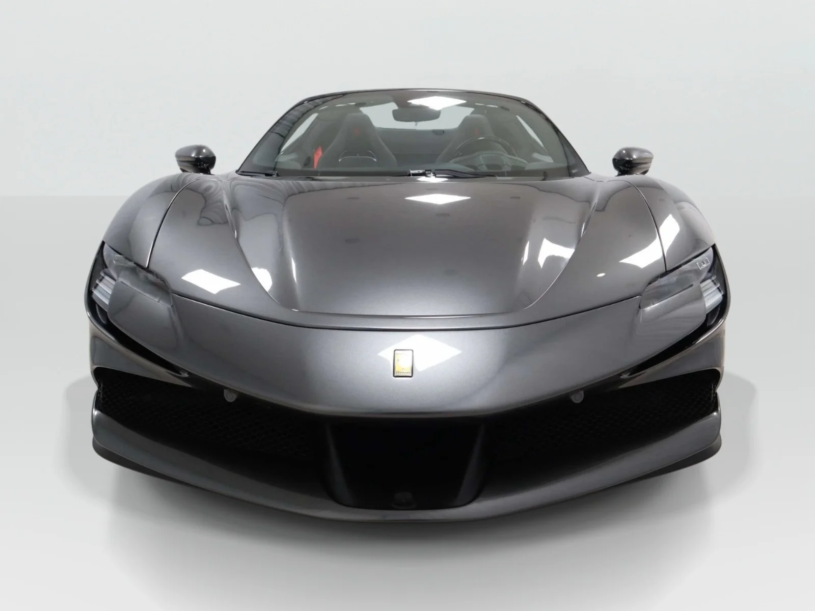 Used 2025 Grigio Silverstone Metallic Ferrari Convertible image 4