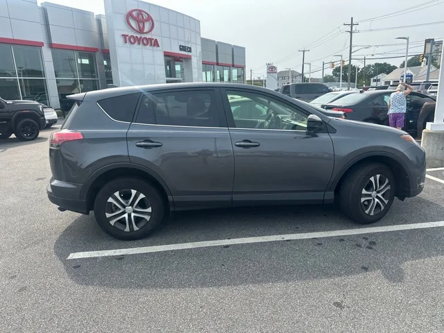 2018 Toyota RAV4 LE